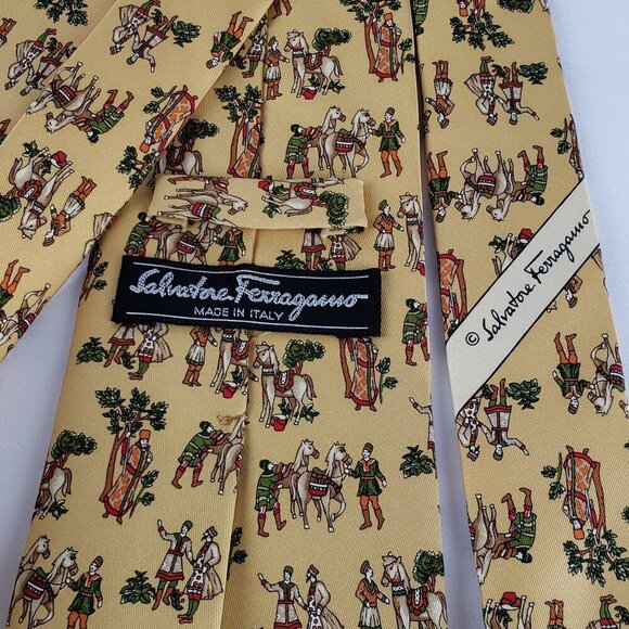 Salvatore Ferragamo Yellow Silk Mens Tie 3.75"x57".  Horse Theme - Picture 3 of 6